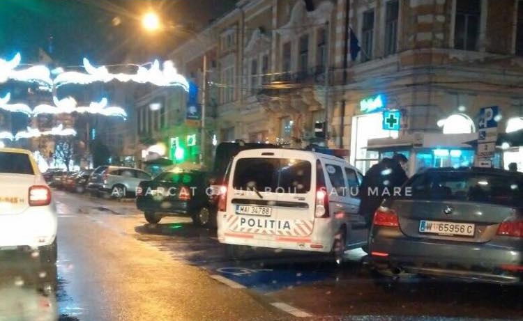 FOTO. Sătmăreni amendați pentru ”jigniri” adresate Poliției pe Facebook. Au parcat pe locul de handicap