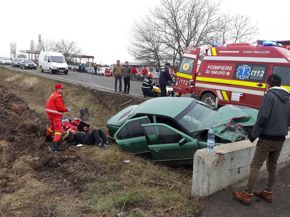 FOTO. Concluzia polițiștilor sătmăreni: două accidente în același timp, pe același tronson