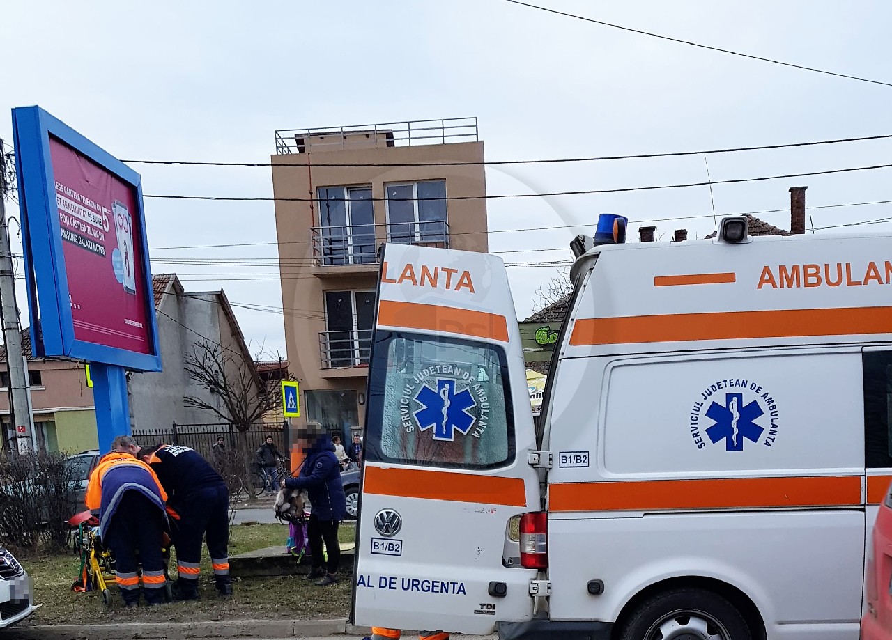 Accident în lanț, cu patru mașini, provocat de o șoferiță în municipiul Satu Mare