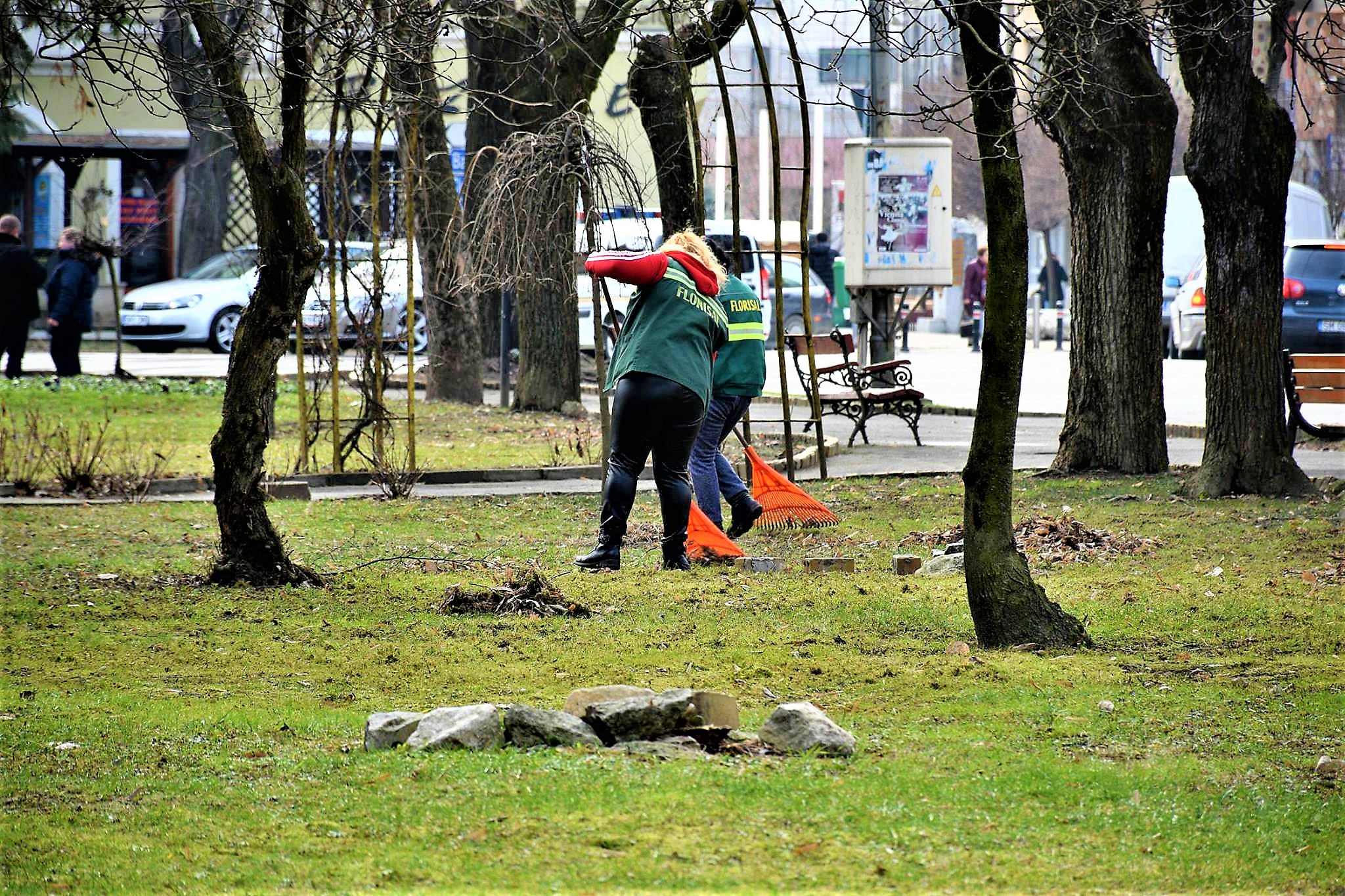 FOTO. Primăria, apel către sătmăreni. S-a dat startul curățeniei de primăvară