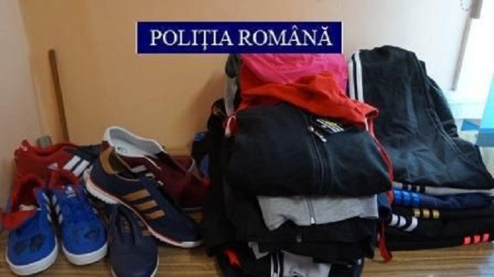 Haine de ”firmă” și pantofi Mike, Adibas sau Puna confiscate de polițiști în Satu Mare