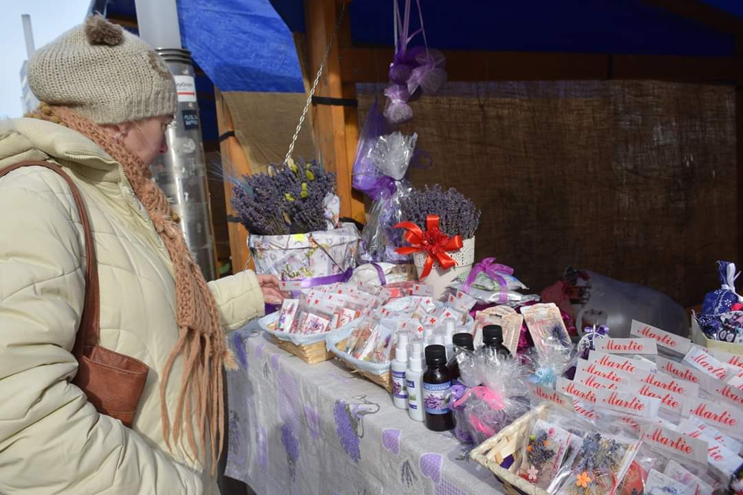 FOTO. Mărțișoarele "chinezești", interzise în Satu Mare. Doar sătmărenii pot să vândă