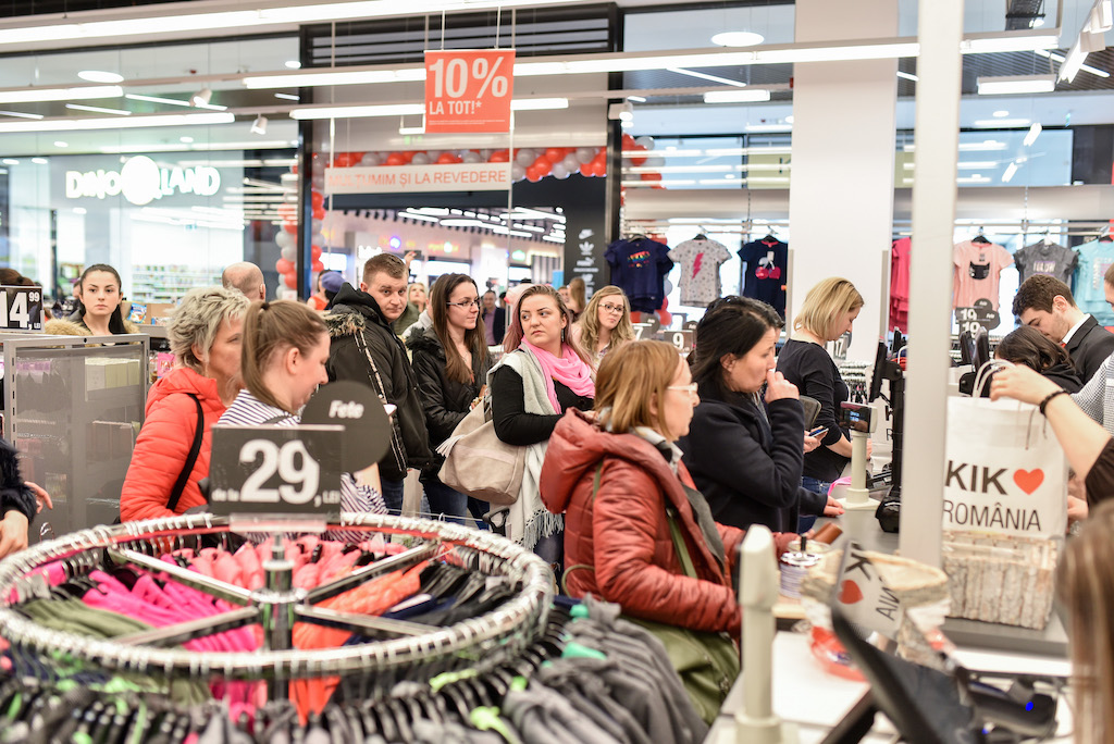 FOTOGALERIE. KiK a deschis primul magazin din 2019 în mall-ul NEPI de la Satu Mare