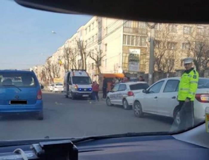 FOTO. Tragedie în Sălaj. O fetiță (12 ani) a murit după ce a căzut dintr-un autobuz