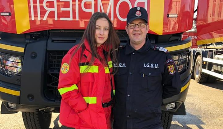 FOTO. Poveste de viață! Giorgiana (18 ani), voluntar la SMURD! Lucrează alături de tatăl ei