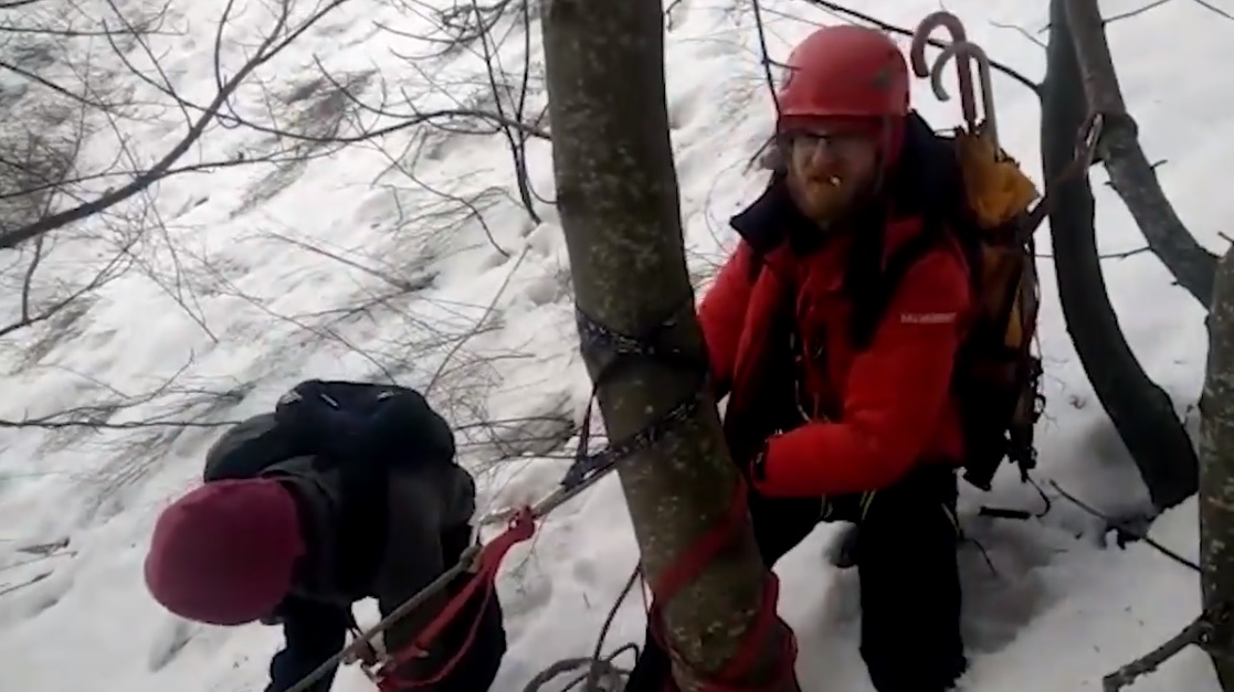 FOTO/VIDEO. Doi frați din Satu Mare și-au văzut moartea cu ochii. Blocați pe munte