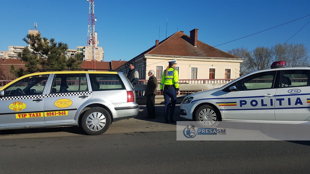 FOTOGALERIE. Accident pe Podul Golescu. Un copil rănit, trafic paralizat în zonă