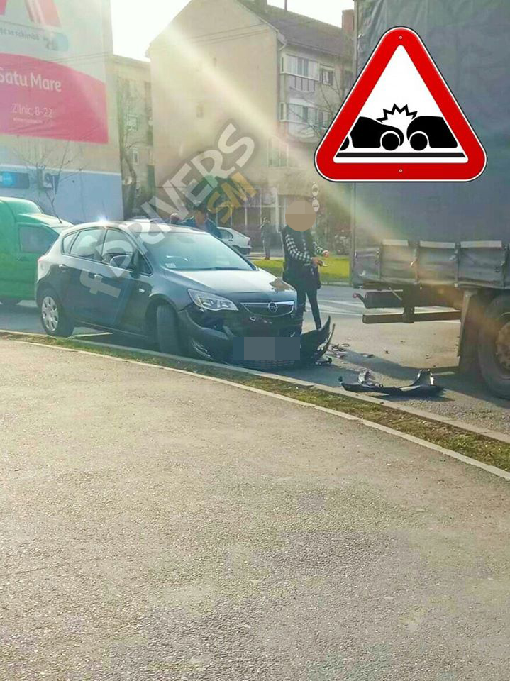 FOTO. Accident în urmă cu puțin timp pe bulevardul Lucian Blaga