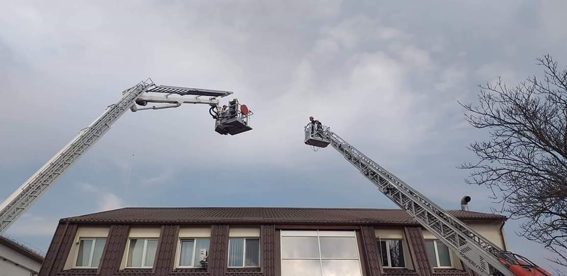 FOTOGALERIE. Imagini impresionante cu intervenția pompierilor sătmăreni