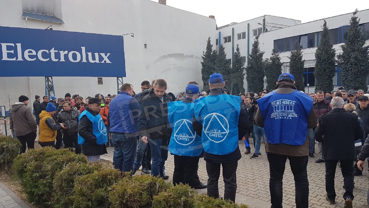 Conducerea Electrolux refuză invitația Prefectului: ”Oamenii au dreptul să lupte”
