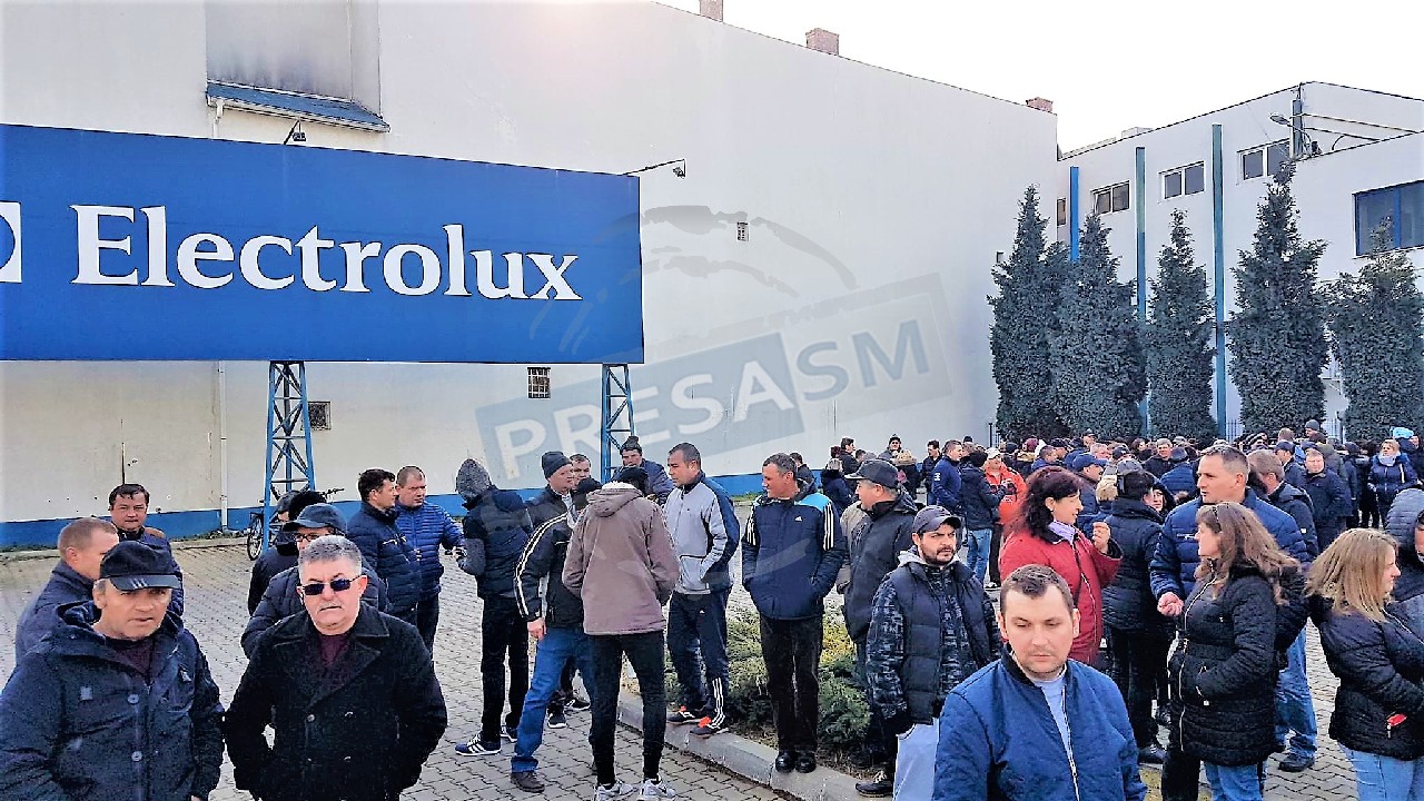 Negocieri la Prefectură între sindicaliști și conducerea Electrolux: ”Există semne bune”