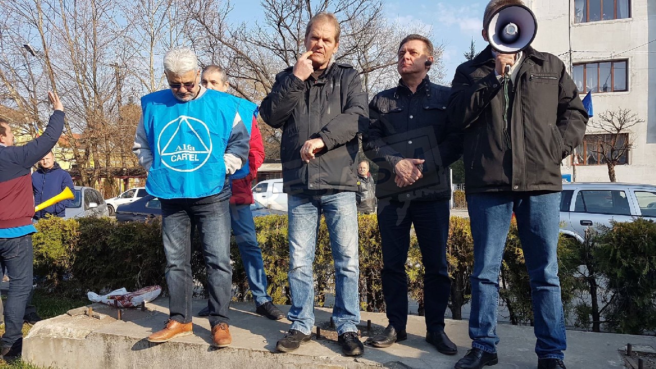 FOTO/VIDEO. Angajații Electrolux, de 15 zile în grevă: Nu puteți să ne ignorați