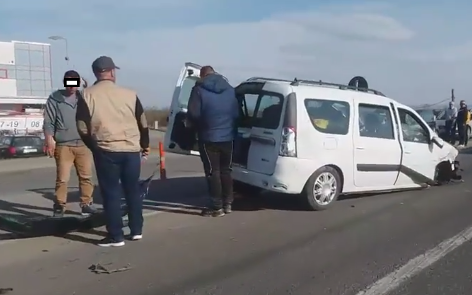 FOTO. Accident pe Bulevardul Lucian Blaga. Impact dur între două mașini