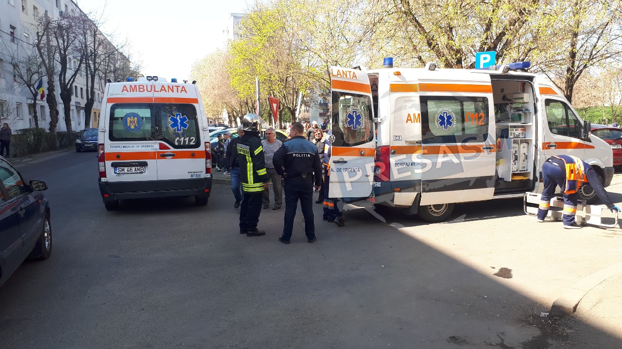 Mamă bătută pe stradă, în Cartierul Micro 16, de față cu fetița de 5 ani