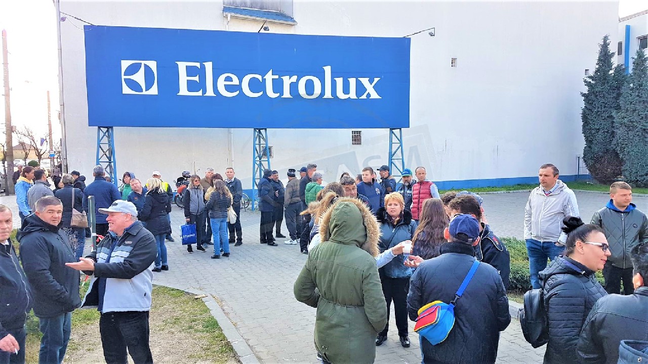 Concedieri la Satu Mare. Electrolux anunță câți oameni vor da afară