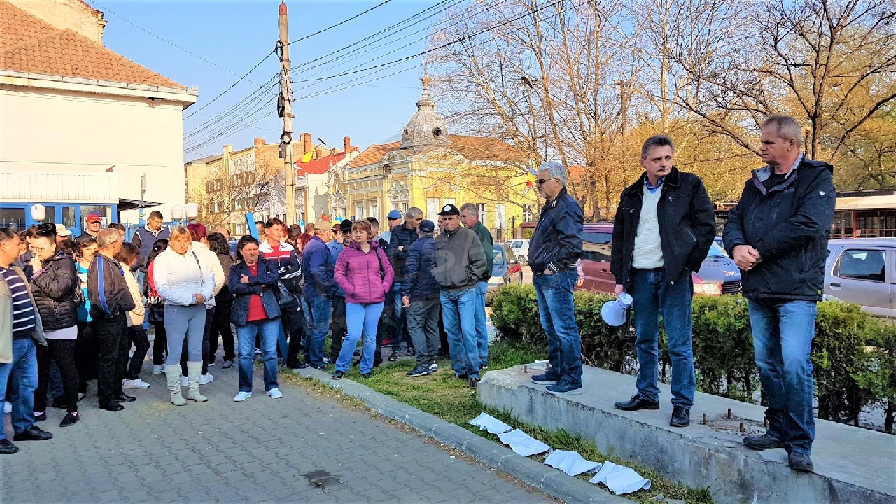 FOTO/VIDEO. "Cea mai lungă grevă din istoria Electrolux România". Discuții despre greva foamei