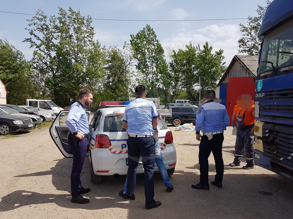 ”Șofer” urmărit de Poliție în Satu Mare. Oamenii au încercat să îi oprească pe...polițiști