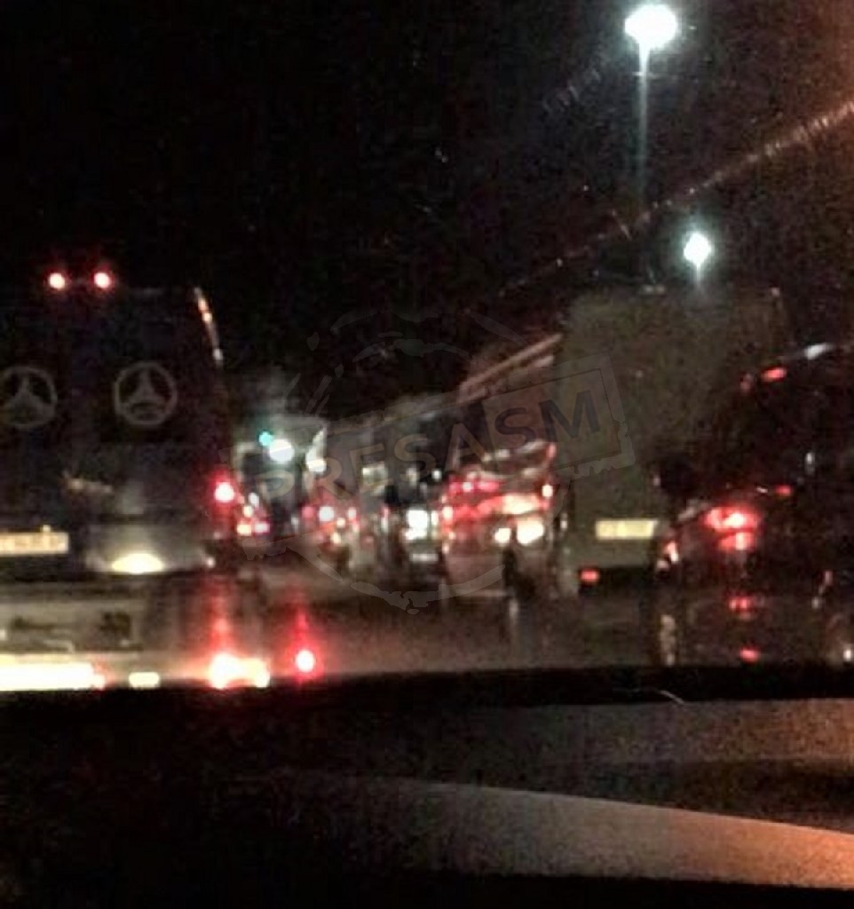 FOTO. Continuă calvarul la Petea. Șoferii au așteptat cu orele