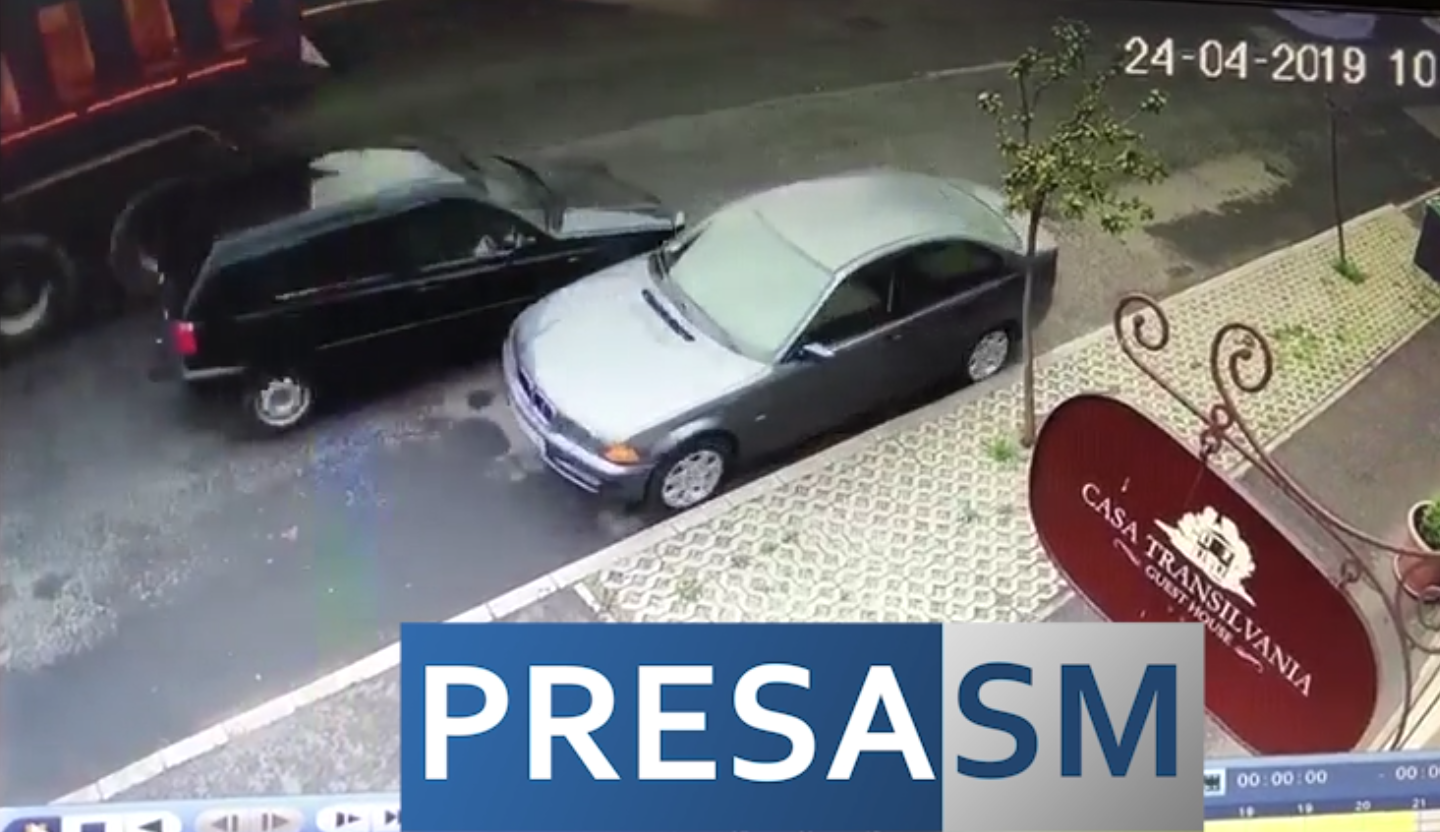 VIDEO. Accident surprins LIVE în municipiul Satu Mare. Vinovatul ar fi fugit