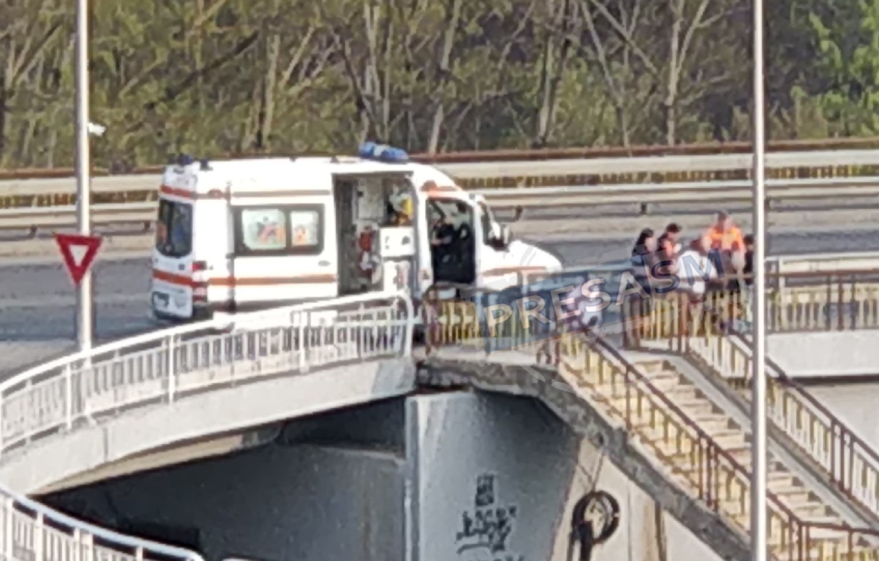FOTO/VIDEO. Intervenție de urgență pe Podul Decebal. Persoană căzută la pământ