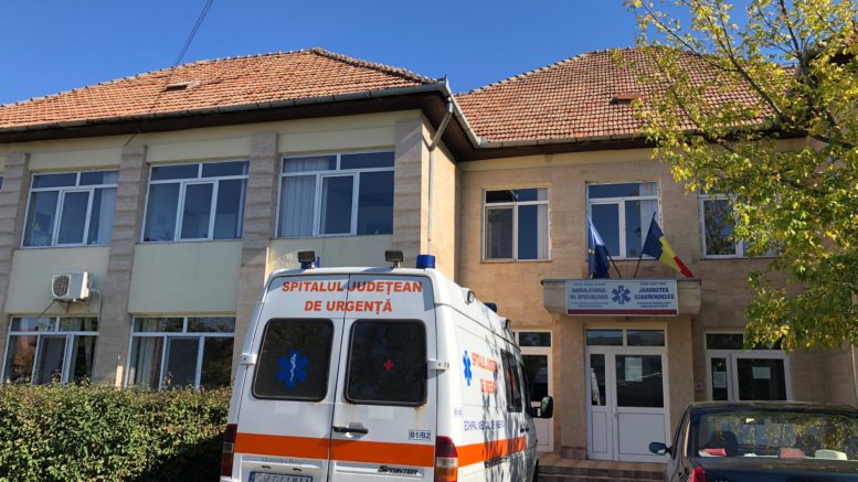 La Spitalul din Tășnad rămân doar doi medici. Gărzile se asigură prin sacrificul acestora