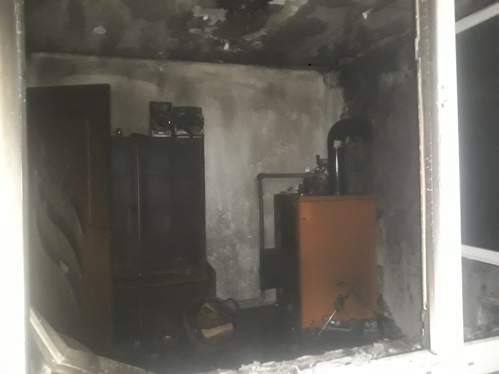 FOTO. Bărbatul erou care a încercat să-și salveze soția (care a decedat), în stare critică