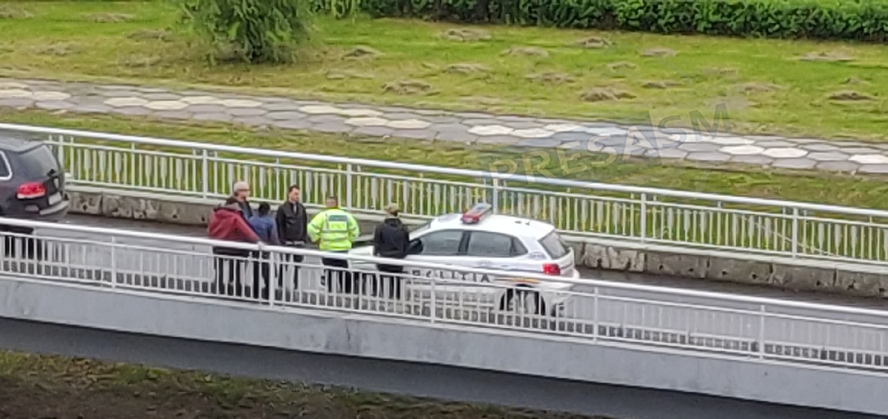 FOTO/VIDEO. Accident în lanț în Satu Mare. Urcarea pe Podul Decebal a fost blocată