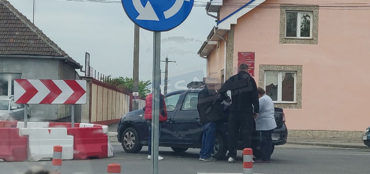 FOTO. Accident pe Drumul Odoreului. Coliziune între un autoturism și o autoutilitară