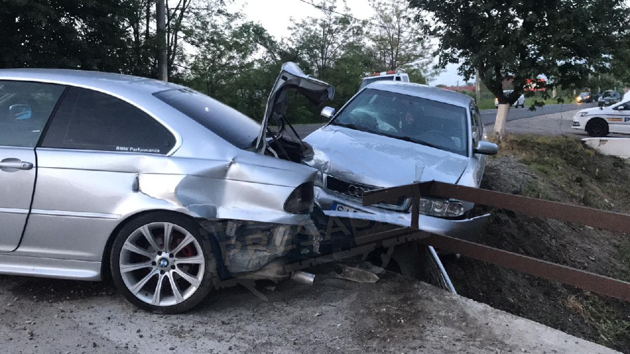 FOTOGALERIE. Accident în lanț, cu trei mașini. O fetiță (12 ani) a fost rănită