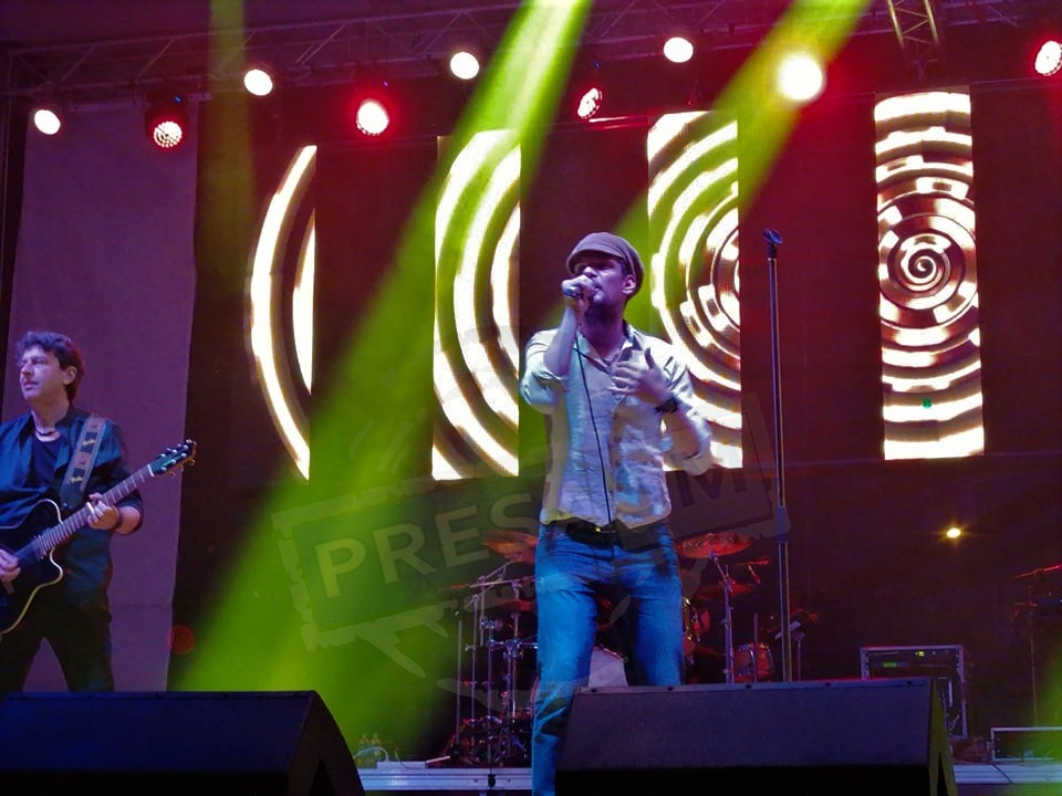 FOTO/VIDEO. Tudor Chirilă, show de zile mari la Satu Mare. Piața 25 Octombrie, plină la concertul Vama