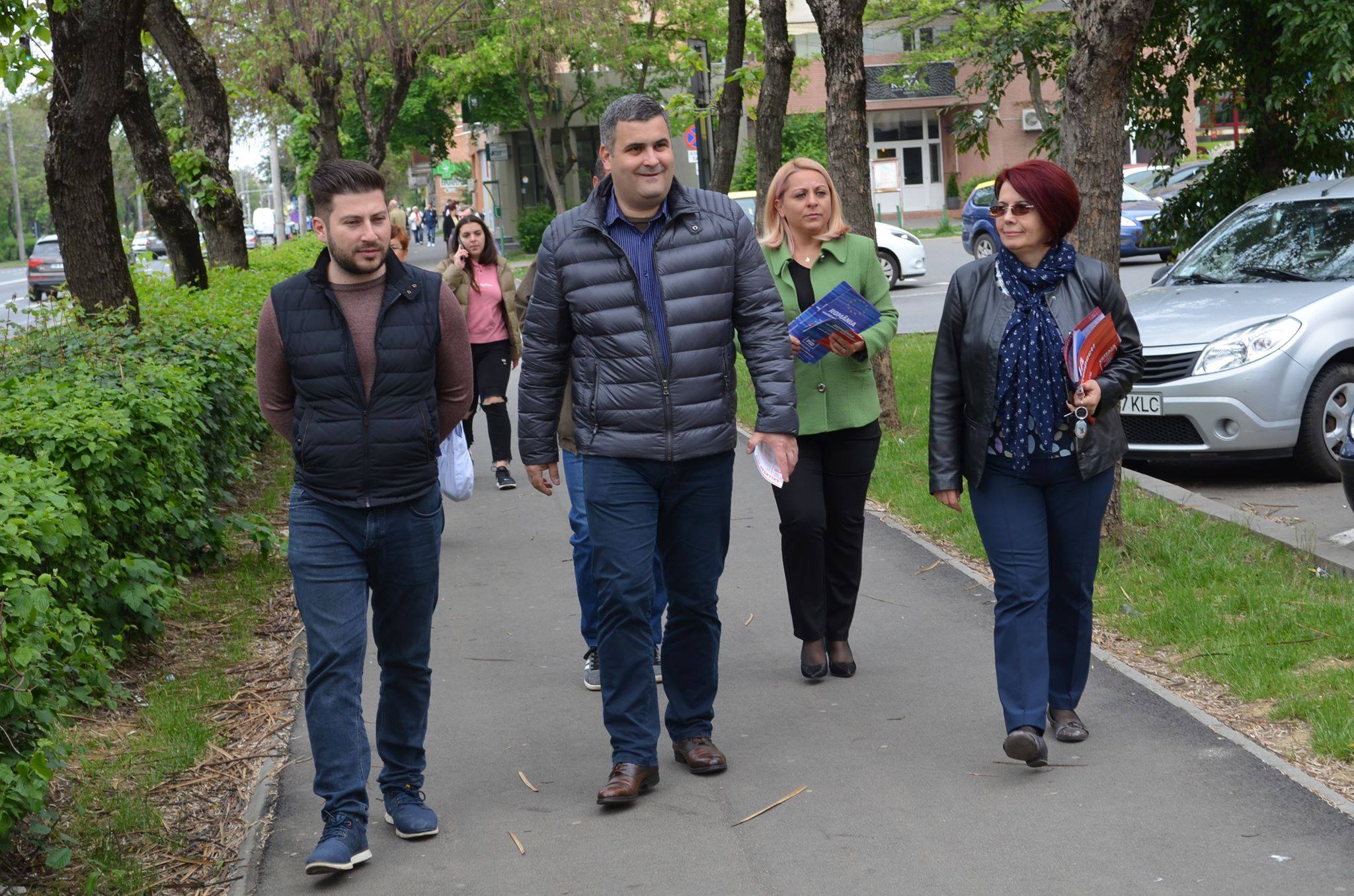 FOTO. Ministrul Apărării, Gabriel Leș, a început campania electorală în județul Satu Mare