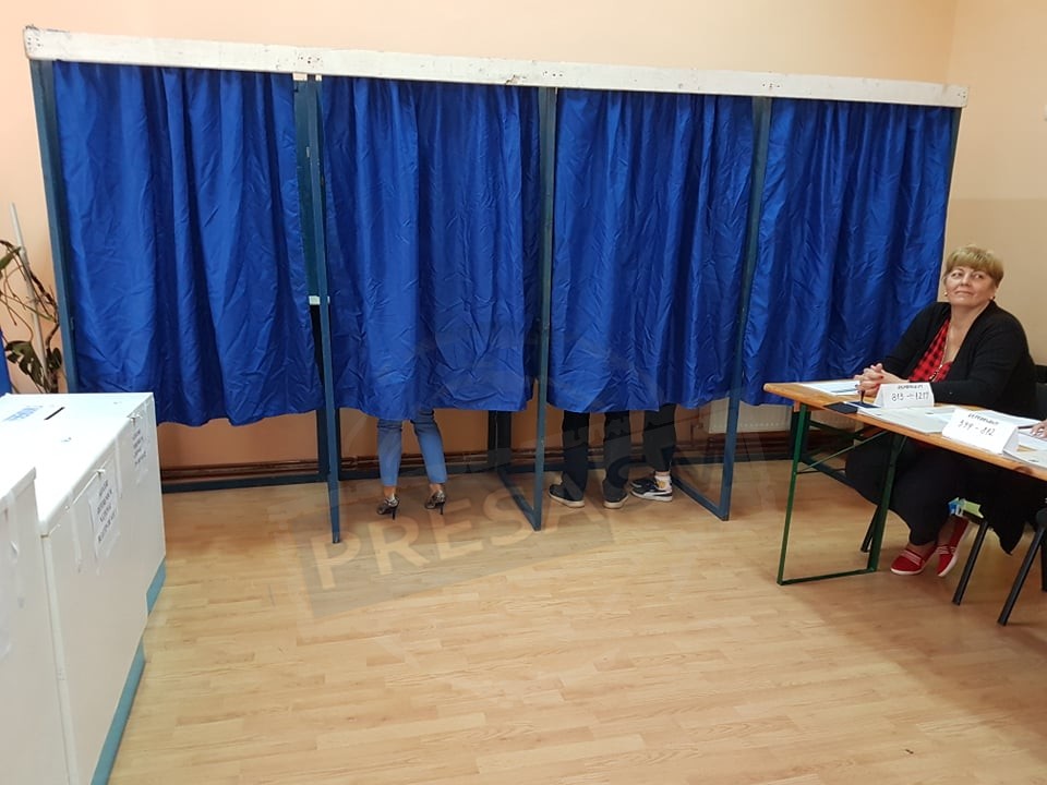 Două incidente la vot în municipiul Satu Mare. Mai multe persoane ar fi votat fără drept!