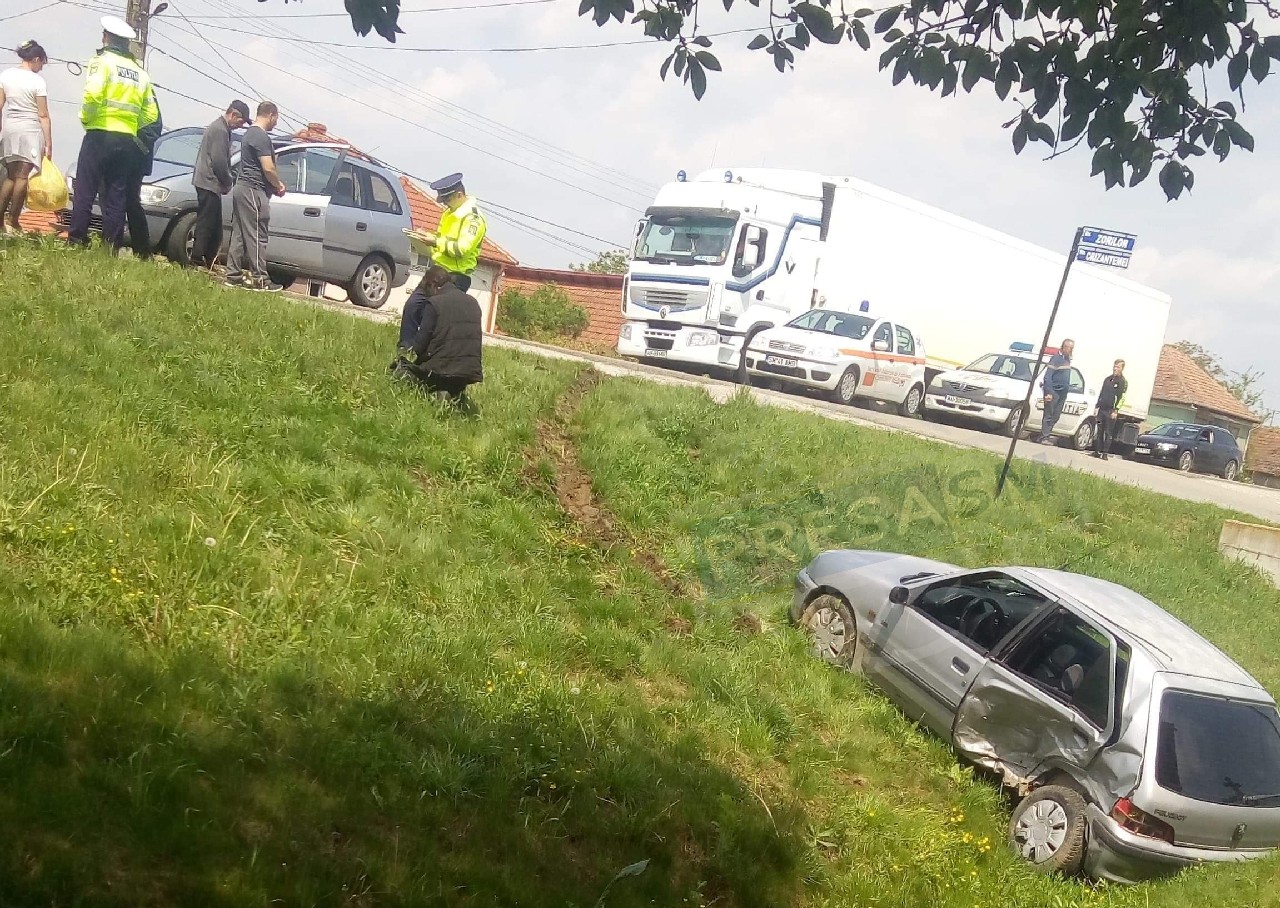 FOTO. Accident cu victime pe DN 19, între Satu Mare și Carei. Coliziune între două mașini
