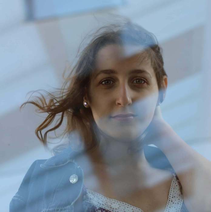 Mesajul unei eleve perfecte din Satu Mare: ”Primul vot e ca primul sărut. Să fim atenți la cine-l dăm”