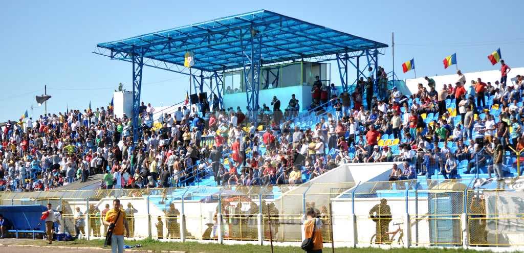 Noi reguli pe stadioane: berea va putea fi vândută la meciuri. Legea a intrat în vigoare