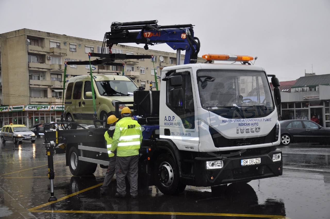 Poliția Locală a preluat ridicarea mașinilor. Și face ravagii în Satu Mare