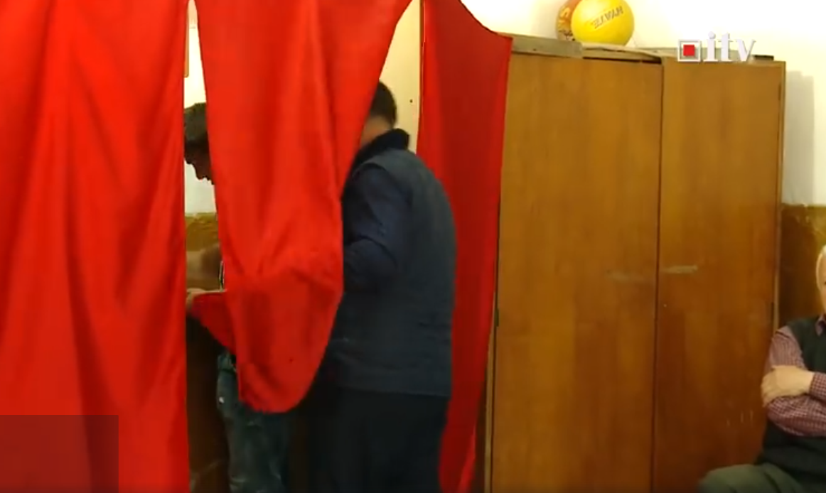 VIDEO. Poliția a demarat o anchetă pentru o posibilă manipulare a votului în județul Satu Mare