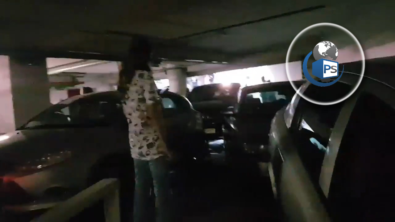 VIDEO. Disperarea sătmărenilor, în căutarea unui loc pentru a-și salva mașinile