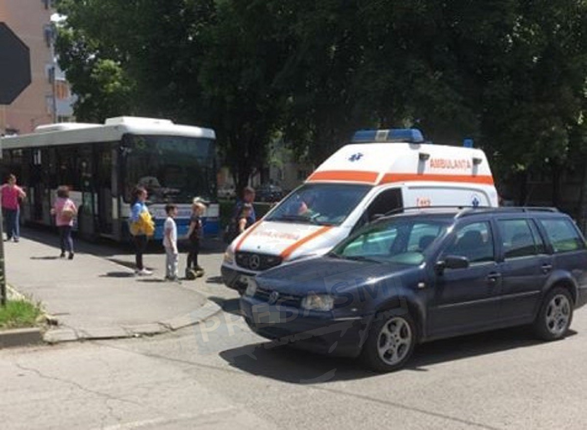 FOTO. Incident rutier! O mamă s-a ales cu un avertisment din partea polițiștilor