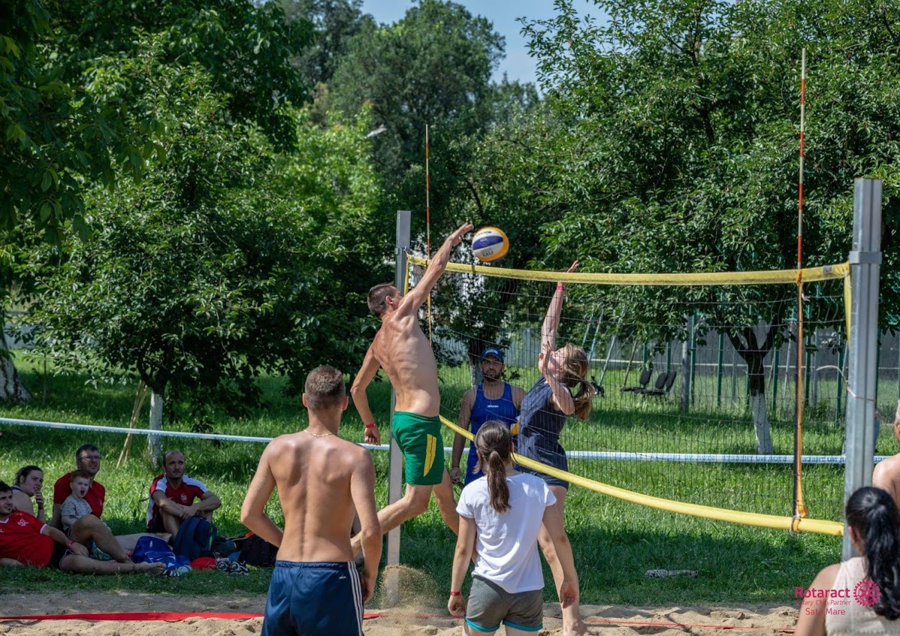 FOTO. Au început înscrierile pentru Turneele de Volei și de Fotbal de la „Rotaract pentru Sănătate”!
