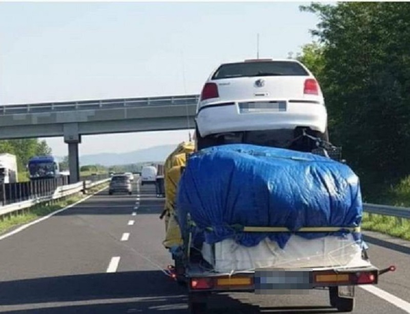 FOTO. Românii, luați peste picior de vecinii din Ungaria. De ce au fost în stare