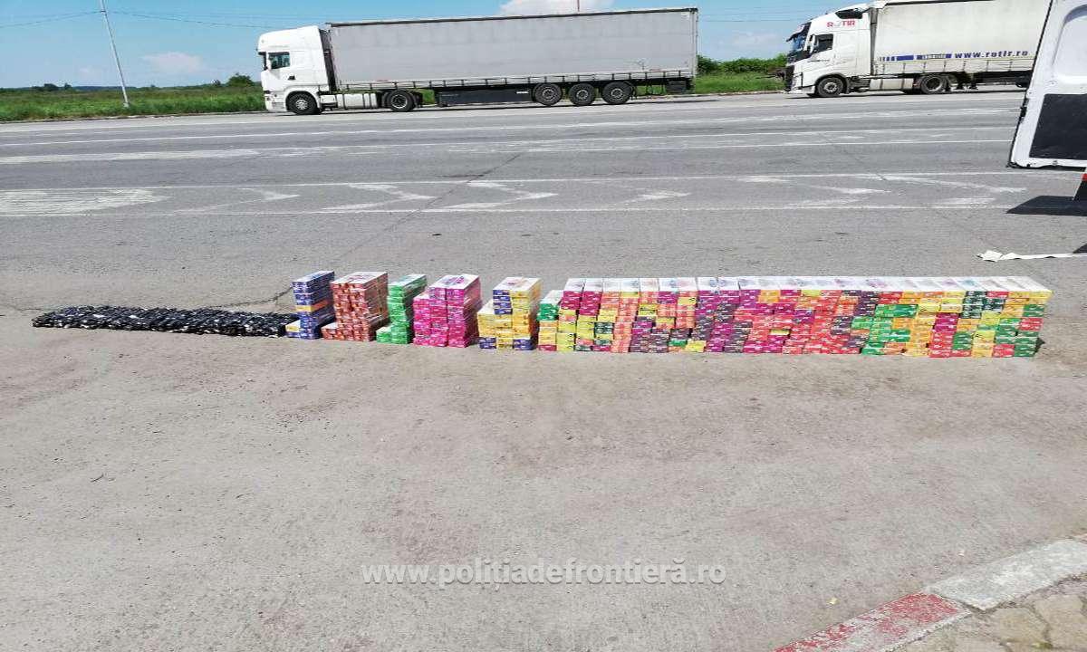 FOTO. Captură la Petea. Ce au găsit frontieriștii într-un microbuz