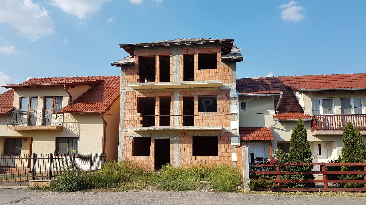 Haos urbanistic făcut de autorități în ștrandul din Tășnad. Specialiștii locali s-au opus