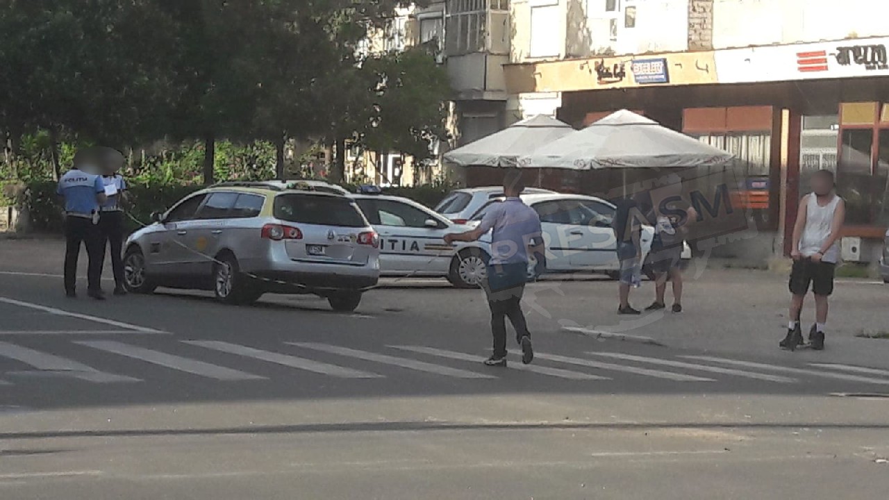 FOTOGALERIE. Accident cu victime între o mașină și un taxi în municipiului Satu Mare