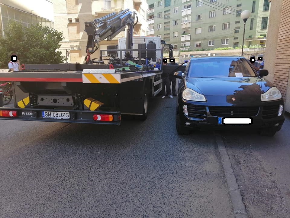 FOTO. Porsche Cayenne, ridicat în municipiul Satu Mare. Nu mai scapă nimeni