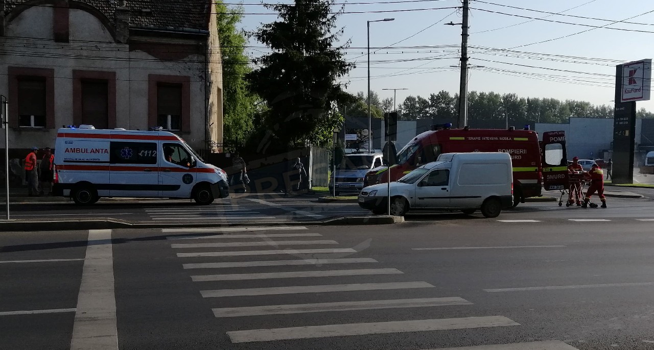 FOTO. Accident pe Drumul Careiului. Biciclist lovit de o mașină