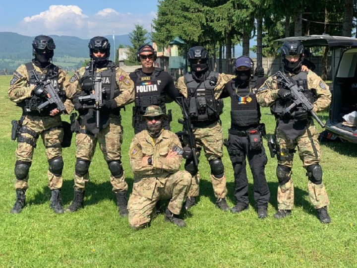 FOTO. RESPECT! Polițiști sătmăreni, în elita luptătorilor antitero