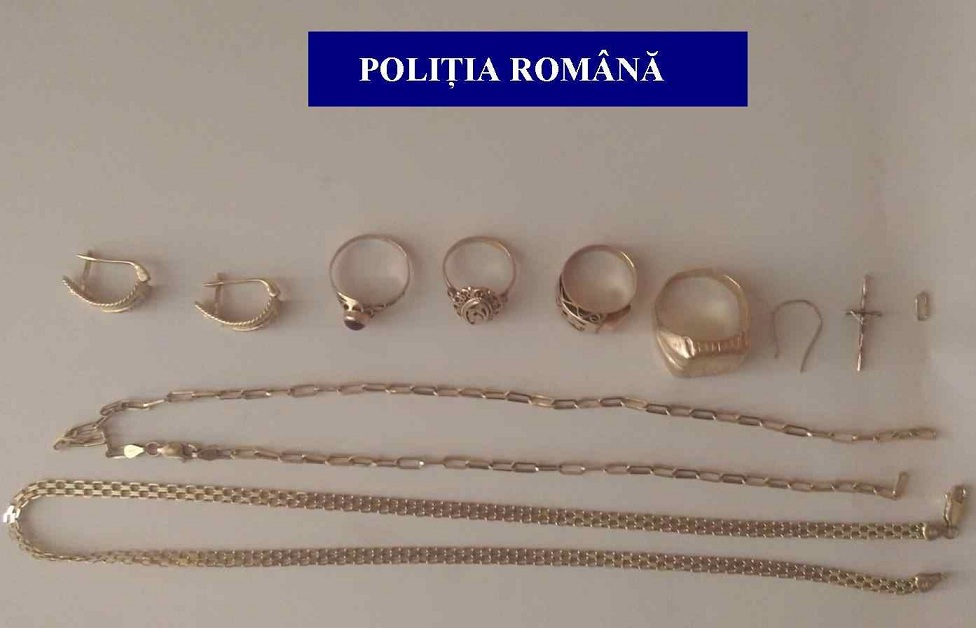 Bijuterii de circa 10.000 de euro, furate de doi tineri, în județul Satu Mare