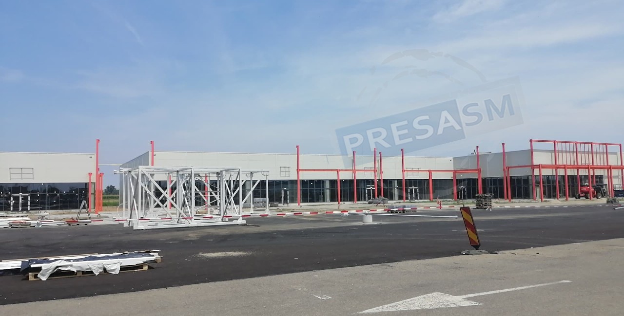 FOTO. Construcția mall-ului cu cinematografe și Decathlon, gata în câteva săptămâni!