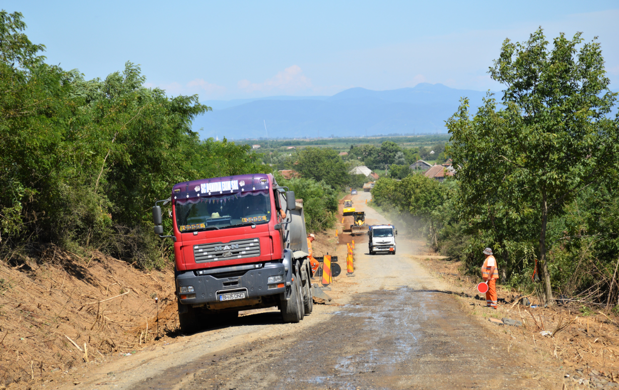 Noi drumuri județene intră în reabilitare. Șantierele se deschid săptămâna viitoare